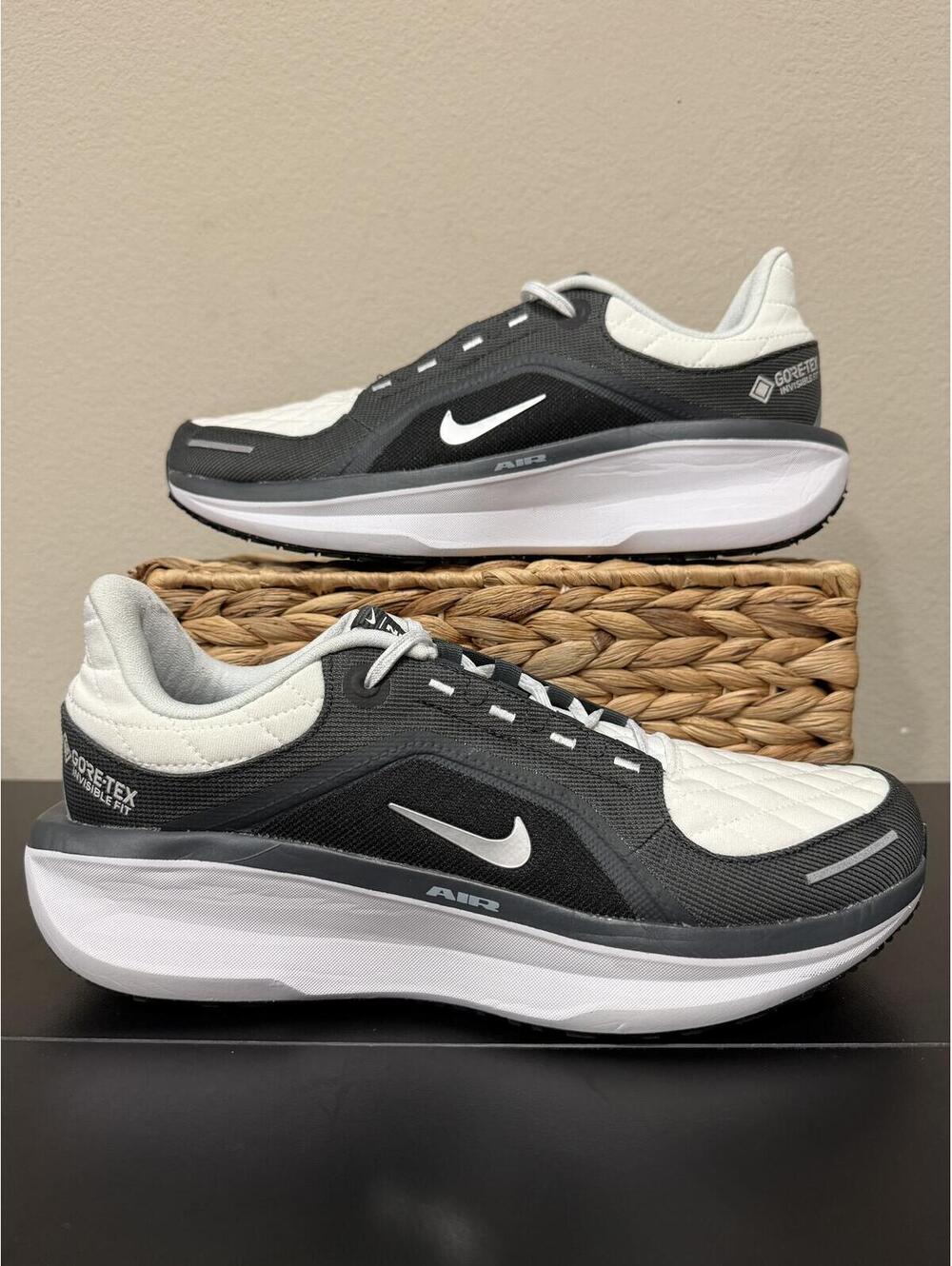 Size 10.5 - Nike Air Winflo 11 GORE-TEX “Anthracite”